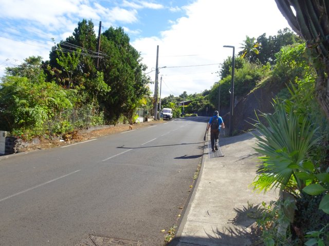 Des trottoirs partout pour traverser Notre Dame des Champs