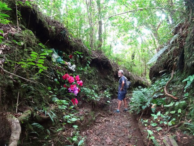 Tranchée pour faire passer la canalisation