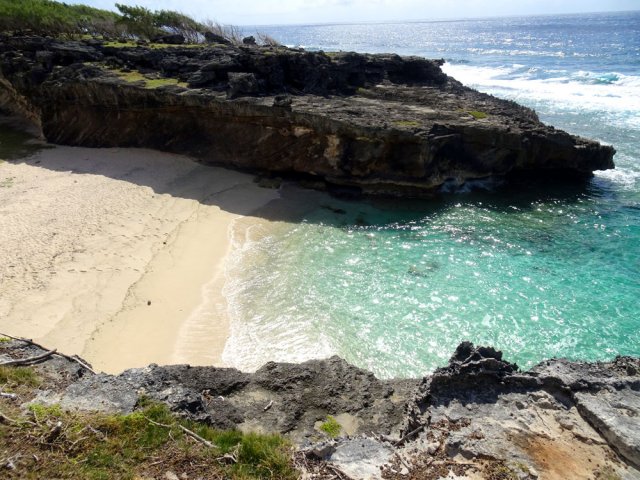 On domine Grande Anse en effectuant un hors sentier très facile