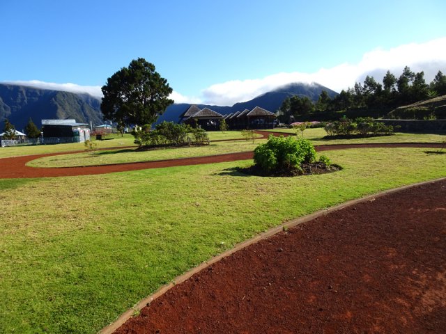 Même type de cheminement de l'autre côté du parc