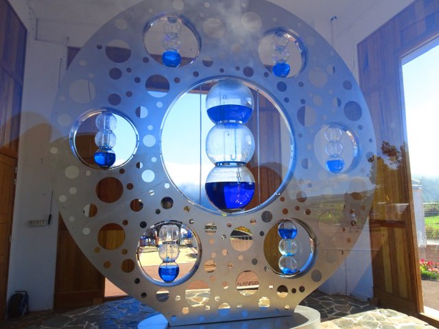 Il est très différent de la précédente et on peut deviner l'heure beaucoup plus facilement