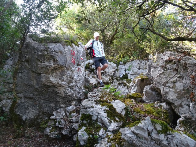 Une forte descente débute en direction des Bénitiers