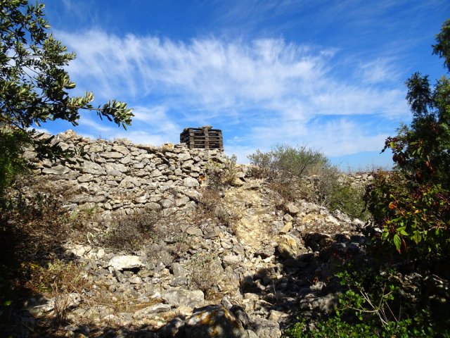 Bifurquer à droite à la ruine de la bergerie
