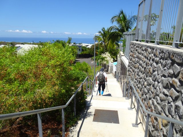 Contourner l'établissement par des escaliers