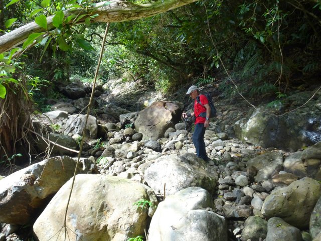 Poursuivre en remontant un peu le Grand Bras