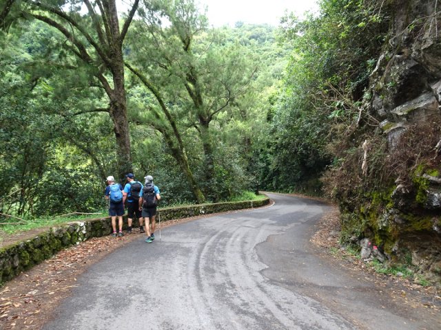 Moins de 100 m de route entre le parking et la ravine