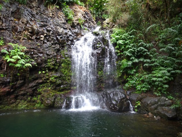 La troisième cascade, difficile à contourner en raison des hautes falaises