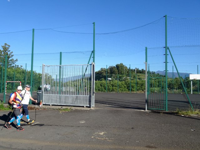 Panoramas sur le Piton Nathalie et le Piton des Neiges depuis le stade de Mont Vert