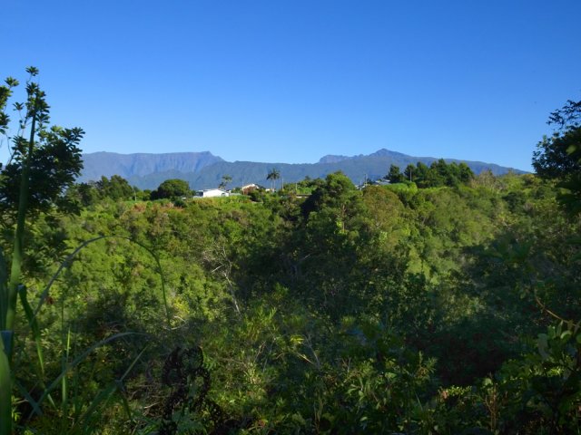 Rares points de vue sur les hauts sommets de l'île